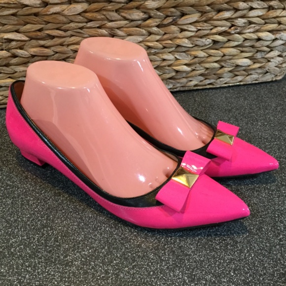 Kate Spade Pink Pointy Toe Shoes with Bow & Gold Accents - Picture 9 of 14